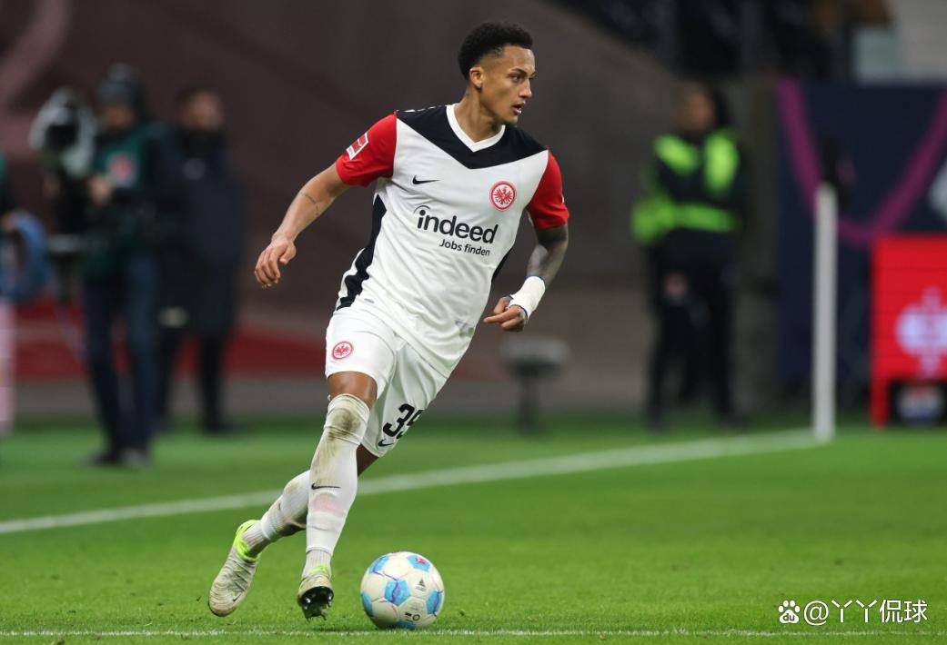 二八杠-法兰克福客场惊险战平汉堡，一分难求的简单介绍